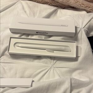 Apple Pencil Pro in Classic White